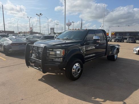 Used 2017 Ford F450 Platinum w/ Platinum Ultimate Package image 1
