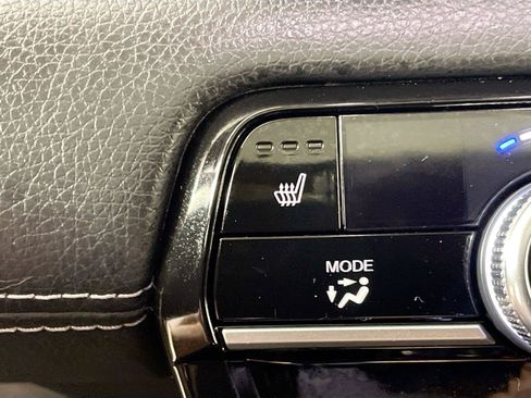 Used 2025 Honda Pilot Touring image 16