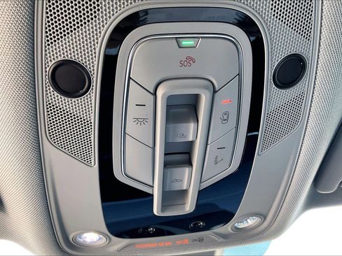 Used 2024 Audi Q5 Premium image 32