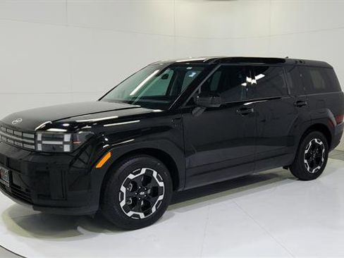 Used 2025 Hyundai Santa Fe SE image 3