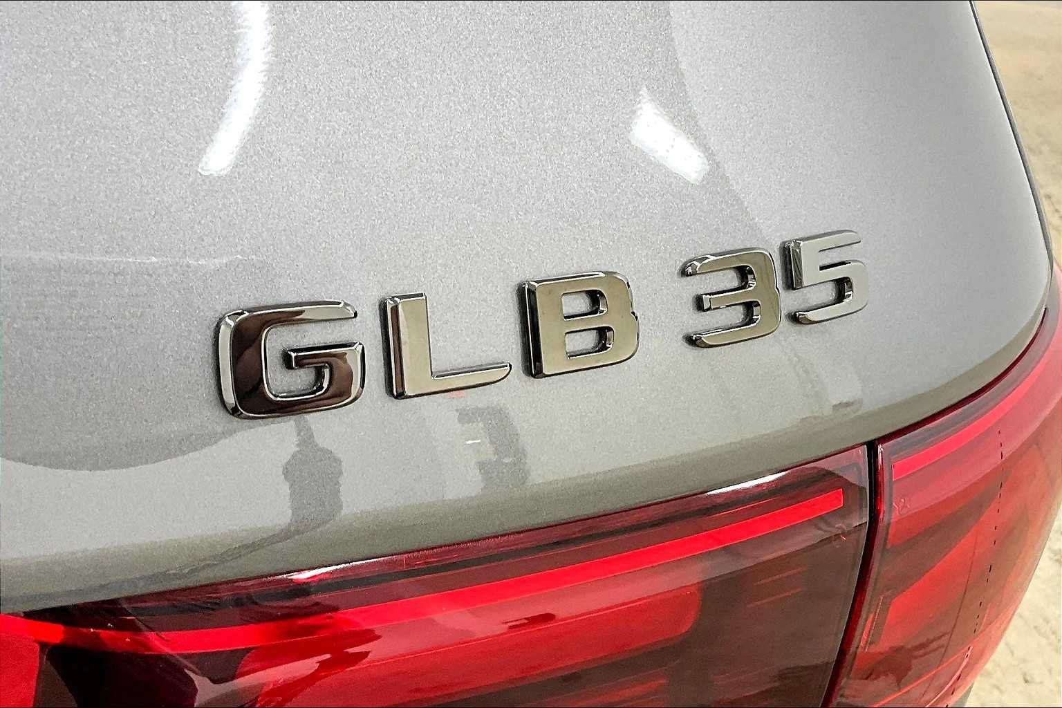Certified 2025 Mercedes-Benz GLB 35 AMG 4MATIC image 15