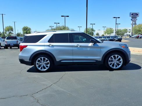 Certified 2022 Ford Explorer Platinum w/ Equipment Group 601A RWD image 7