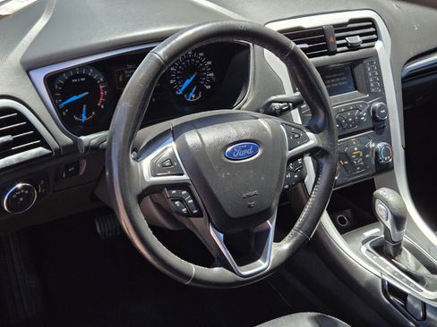 Used 2015 Ford Fusion SE w/ Equipment Group 201A FWD image 13