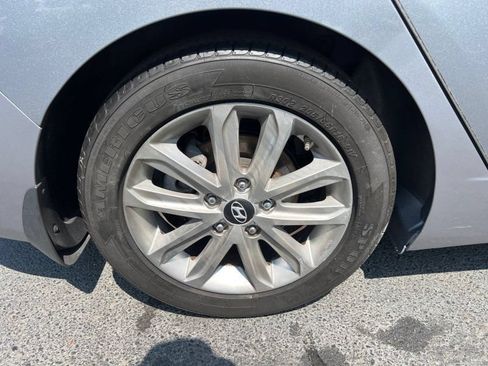 Used 2016 Hyundai Elantra SE w/ Option Group 02 FWD image 21