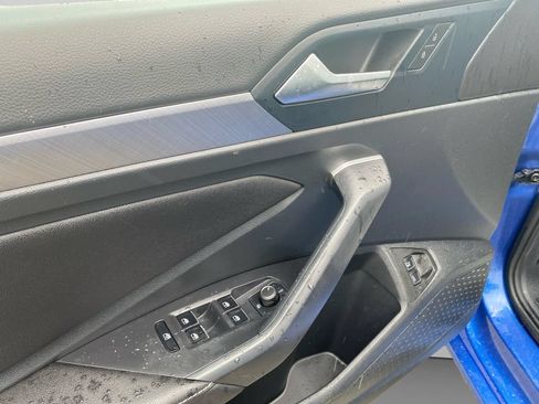 Used 2024 Volkswagen Jetta SE FWD image 22