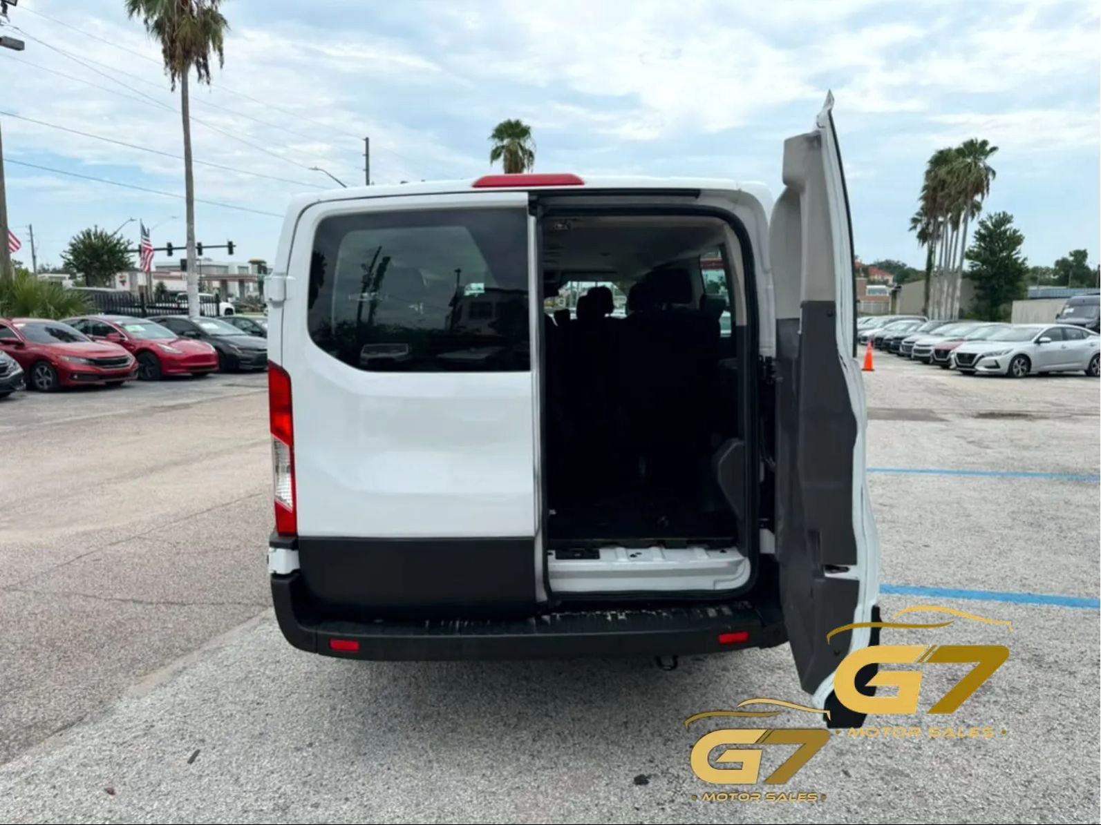 Used 2021 Ford Transit 350 XLT RWD image 4