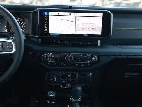 New 2026 Jeep Wrangler Unlimited Sahara AWD/4WD image 25