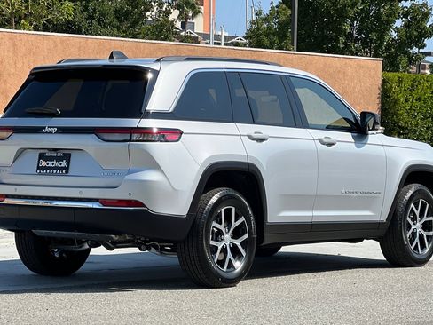New 2025 Jeep Grand Cherokee Limited image 4