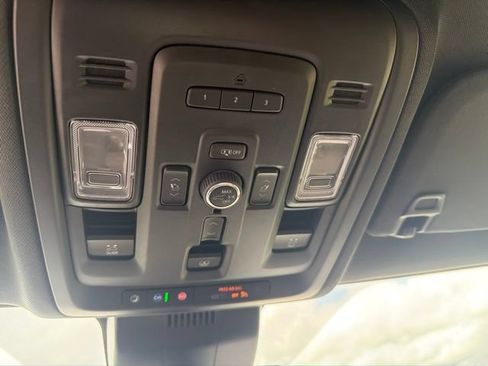 Used 2023 Chevrolet Tahoe High Country w/ Advanced Technology Package AWD/4WD image 19