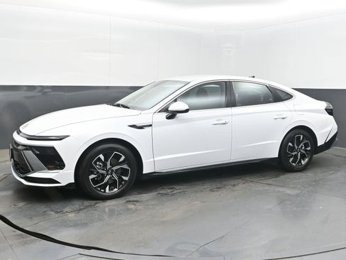 Used 2025 Hyundai Sonata SEL FWD image 5