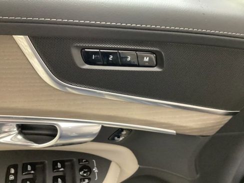 New 2026 Volvo XC90 B5 Core image 18