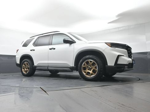 Used 2024 Honda Pilot TrailSport image 36