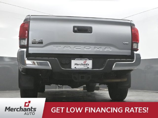 Used 2022 Toyota Tacoma SR5 AWD/4WD image 42