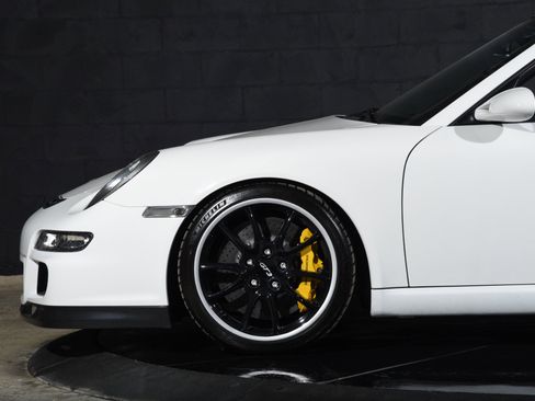 Used 2007 Porsche 911 GT3 RWD image 33