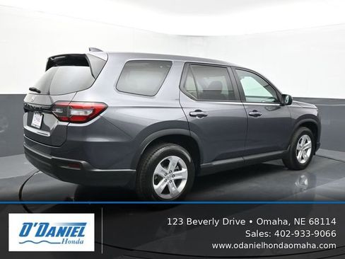 Used 2023 Honda Pilot LX image 6