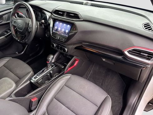 Used 2023 Chevrolet TrailBlazer RS w/ Sun and Liftgate Package image 29
