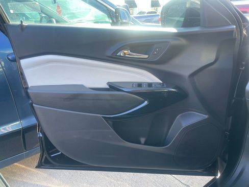 Used 2025 Chevrolet Trax LT image 20