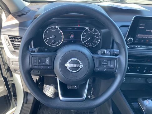 Used 2023 Nissan Rogue S image 24