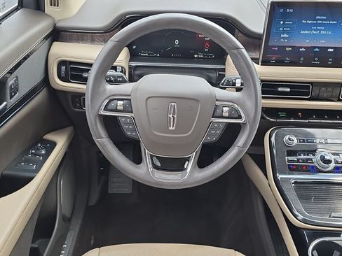 Used 2023 Lincoln Nautilus Reserve AWD/4WD image 26
