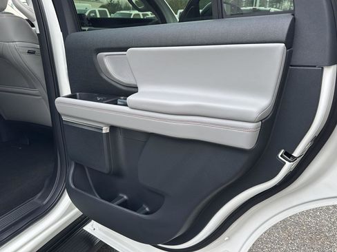 New 2025 Ford Expedition Active image 19