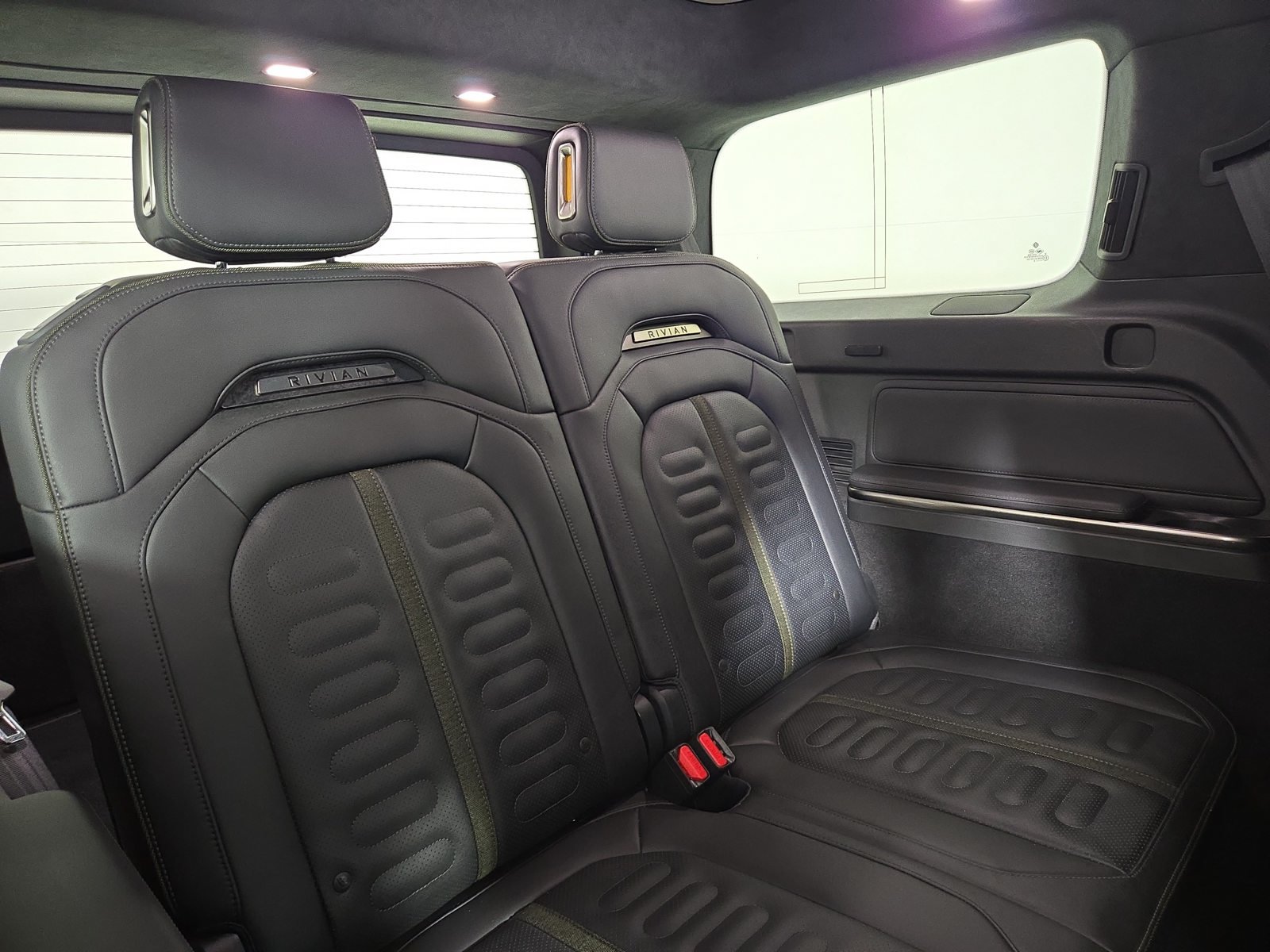 Used 2023 Rivian R1S Launch Edition Quad AWD/4WD image 25