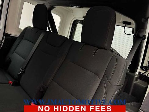 Used 2019 Jeep Wrangler Unlimited Sahara w/ Cold Weather Group AWD/4WD image 14
