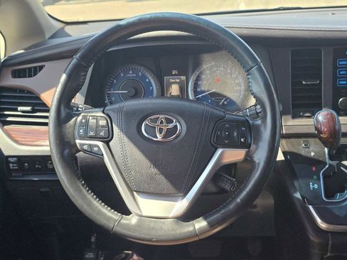 Used 2015 Toyota Sienna Limited AWD/4WD image 19