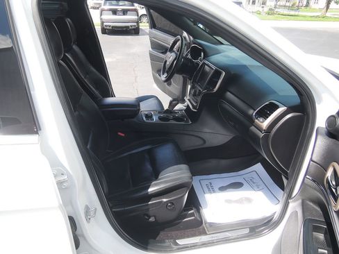 Used 2017 Jeep Grand Cherokee Limited AWD/4WD image 34