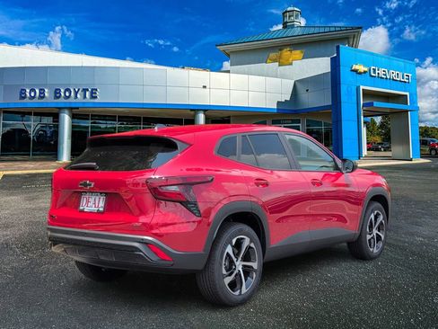 New 2026 Chevrolet Trax RS w/ Driver Confidence Package FWD image 7