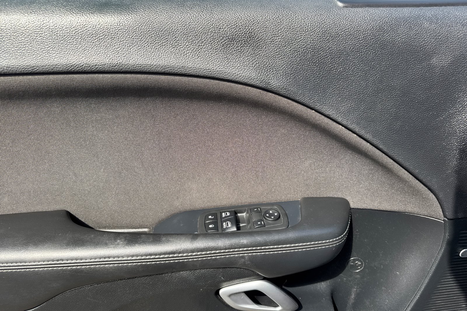 Used 2017 Dodge Challenger R/T RWD image 11