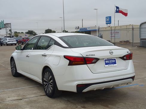 Used 2024 Nissan Altima 2.5 SV image 6