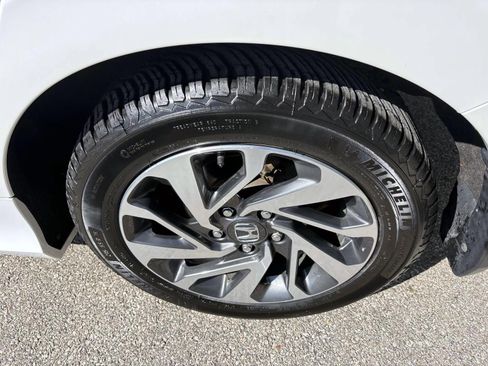 Used 2017 Honda Civic EX image 10