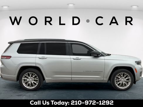 Used 2021 Jeep Grand Cherokee L Summit w/ Luxury Tech Group V AWD/4WD image 3