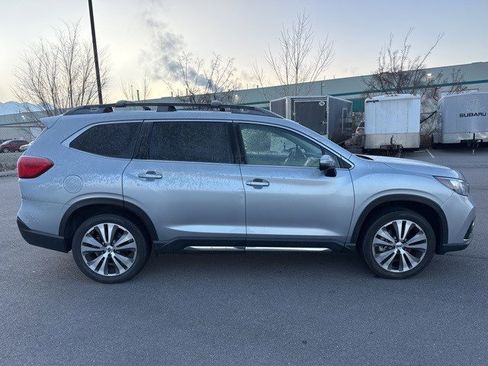 Used 2022 Subaru Ascent Limited w/ Technology Package image 2