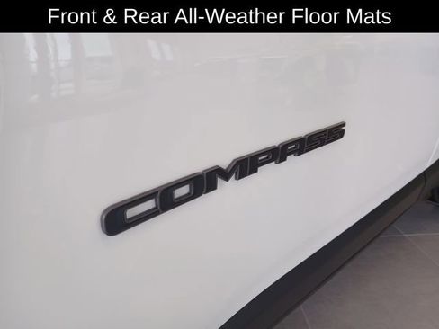 New 2026 Jeep Compass Latitude image 31