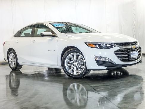 Used 2024 Chevrolet Malibu LT FWD image 2