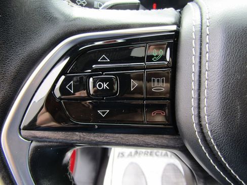 Used 2022 Jeep Grand Cherokee L Overland w/ Off Road Group AWD/4WD image 20