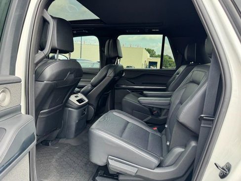 Used 2025 Lincoln Navigator L Reserve w/ Jet Appearance Package image 12