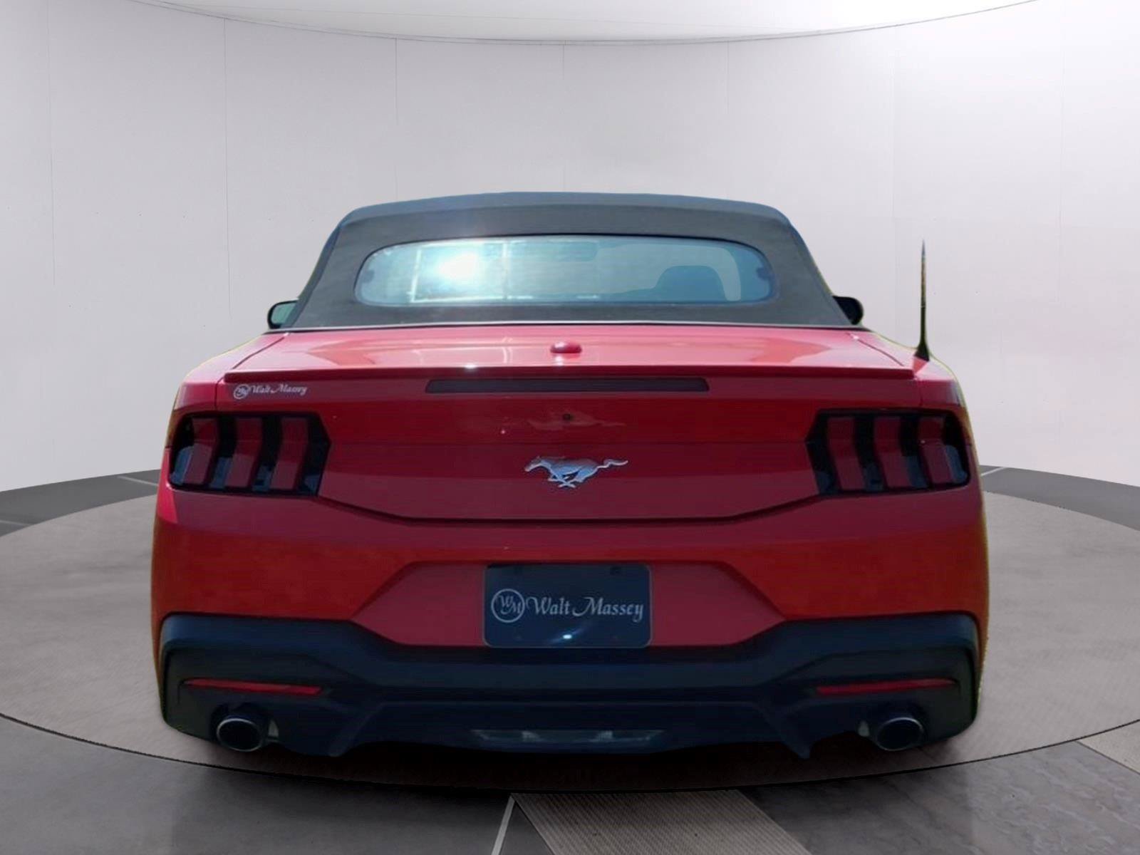 Used 2025 Ford Mustang Premium RWD image 4