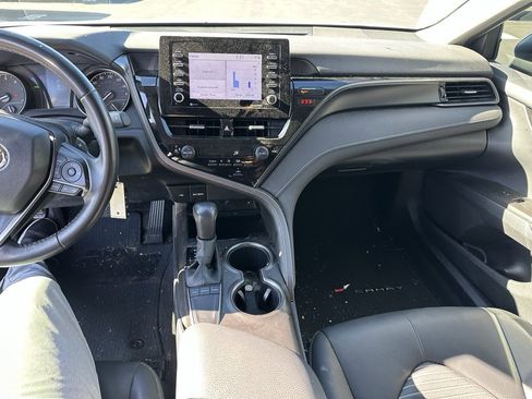 Used 2024 Toyota Camry SE image 9