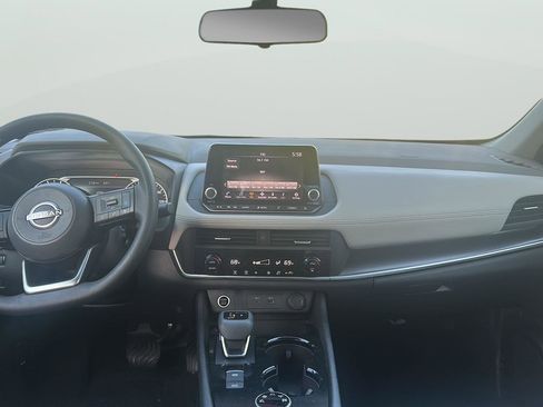 Used 2023 Nissan Rogue SV AWD/4WD image 10