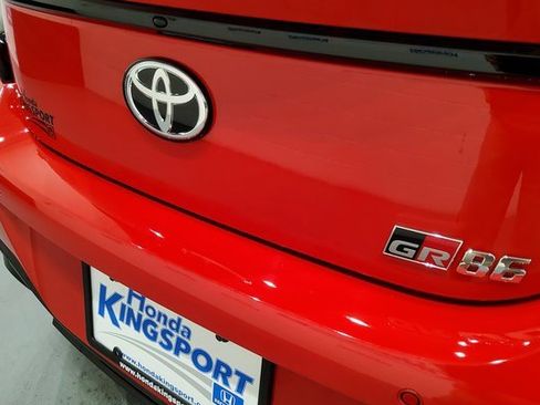 Used 2024 Toyota GR86 Premium image 39