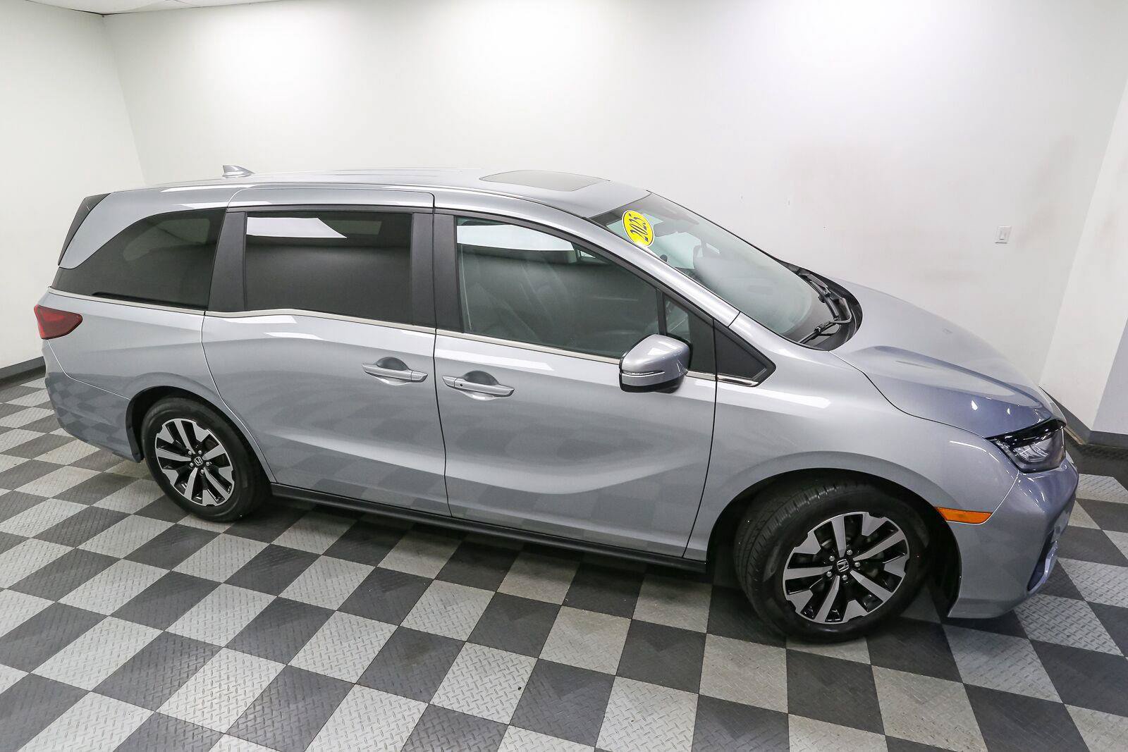 Used 2025 Honda Odyssey EX-L image 5