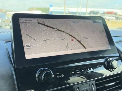 Used 2024 Nissan Armada SV image 15