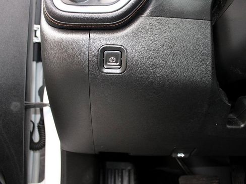 Used 2021 GMC Sierra 2500 AT4 w/ AT4 Premium Plus Package image 12