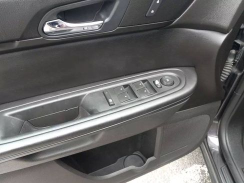 Used 2013 GMC Acadia SLE AWD/4WD image 7