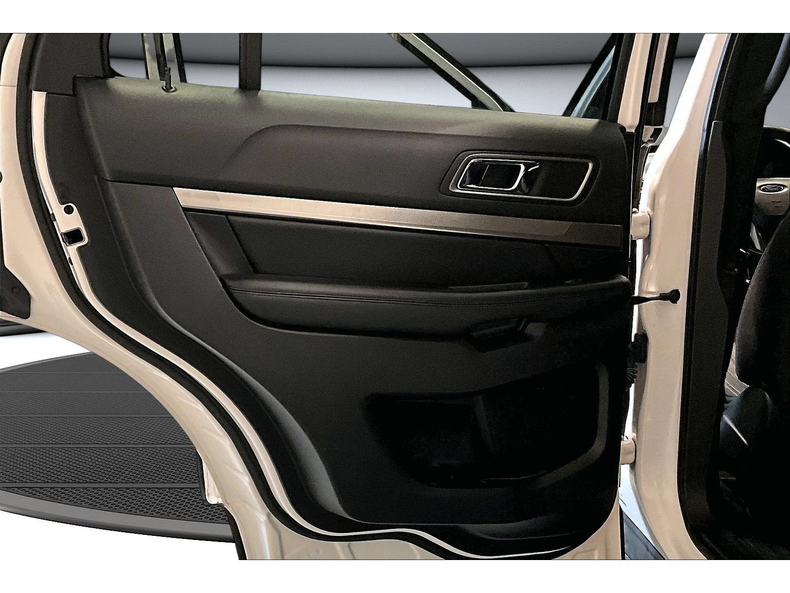 Used 2019 Ford Explorer XLT w/ Equipment Group 201A AWD/4WD image 34