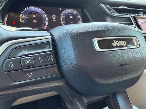 Used 2022 Jeep Grand Cherokee Limited AWD/4WD image 28