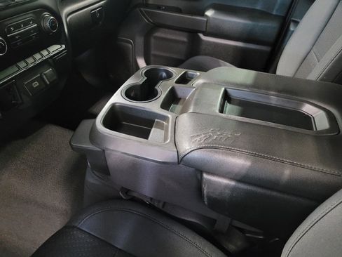 Used 2019 Chevrolet Silverado 1500 Custom w/ Custom Convenience Package RWD image 26