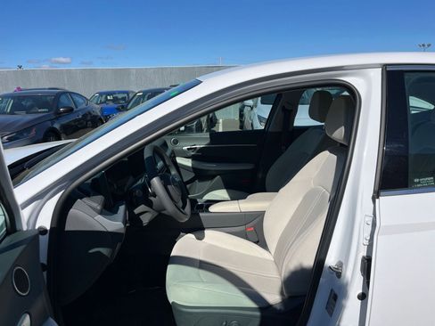 Used 2025 Hyundai Sonata SEL FWD image 27
